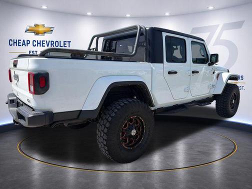 Bright White Clearcoat 2022 Jeep Gladiator Overland