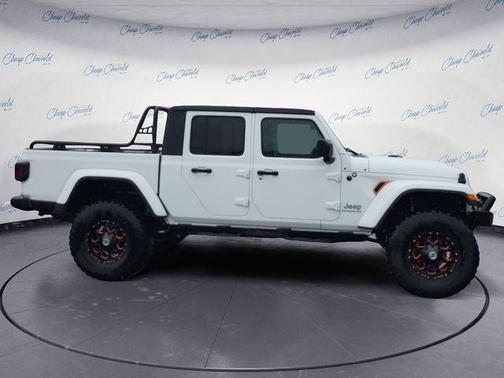 Bright White Clearcoat 2022 Jeep Gladiator Overland