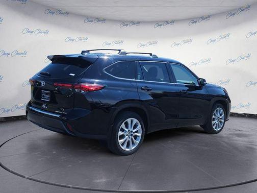 Midnight Black Metallic 2021 Toyota Highlander Limited