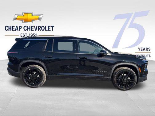 Mosaic Black Metallic 2027 Chevrolet Traverse LT