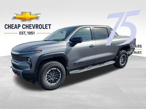 Magnus Gray Matte Metallic 2026 Chevrolet Silverado EV Trail Boss