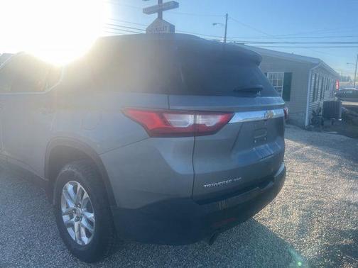 Satin Steel Metallic 2020 Chevrolet Traverse LS