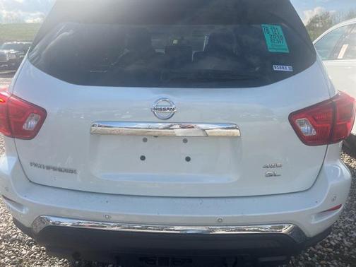 2018 Nissan Pathfinder SL