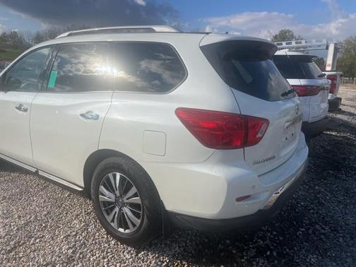 2018 Nissan Pathfinder SL