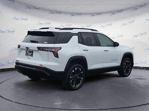 Polar White Tricoat 2026 Chevrolet Equinox FWD RS