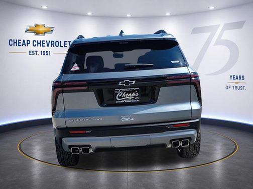 Sterling Gray Metallic 2026 Chevrolet Traverse LT