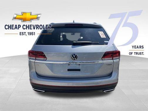 Pyrite Silver Metallic 2023 Volkswagen Atlas 2.0T SE