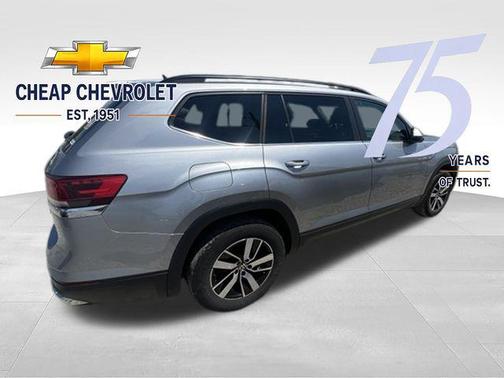 Pyrite Silver Metallic 2023 Volkswagen Atlas 2.0T SE