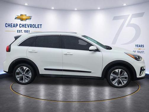Snow White Pearl 2022 Kia Niro EV EX Premium