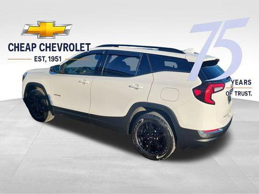 Summit White 2022 GMC Terrain AWD AT4