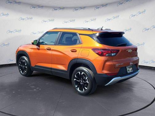 Vivid Orange Metallic 2022 Chevrolet Trailblazer LT