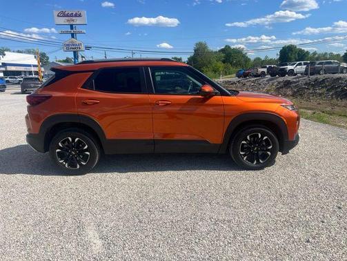 Vivid Orange Metallic 2022 Chevrolet Trailblazer LT