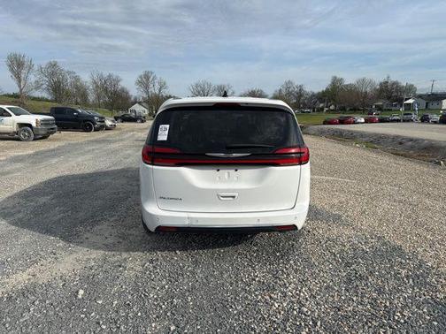 Bright White Clearcoat 2024 Chrysler Pacifica Touring L