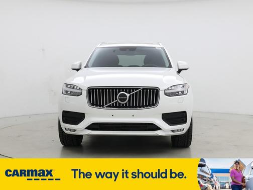 2020 Volvo XC90 T6 Momentum