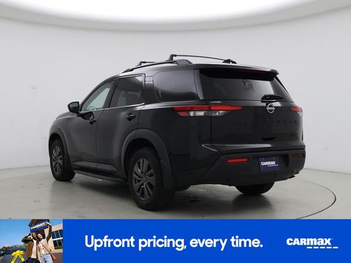 2023 Nissan Pathfinder SV