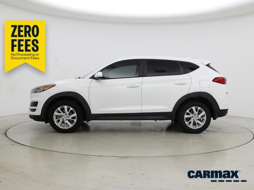 White 2021 Hyundai TUCSON SE