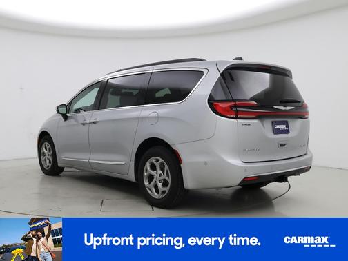 Silver 2023 Chrysler Pacifica Limited