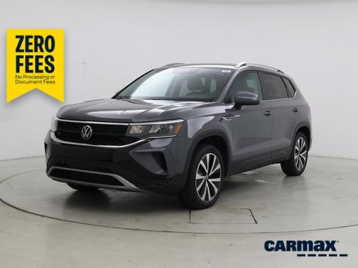 Gray 2023 Volkswagen Taos SE