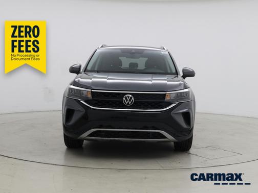 Gray 2023 Volkswagen Taos SE