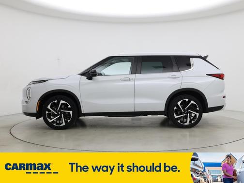 2023 Mitsubishi Outlander SE