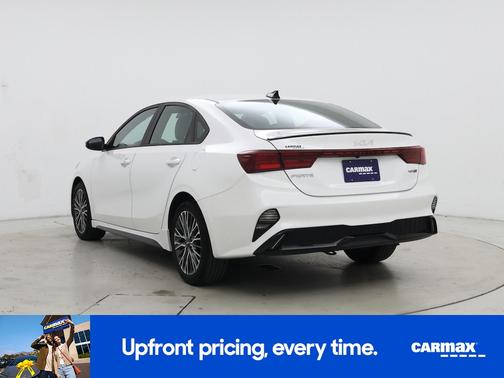 Pearl 2024 Kia Forte GT-Line