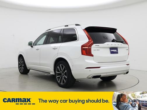 2017 Volvo XC90 T6 Momentum