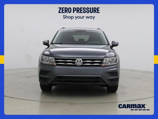 Gray 2020 Volkswagen Tiguan SE