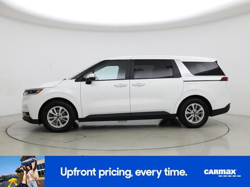 2023 Kia Carnival LX