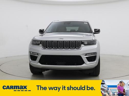 2022 Jeep Grand Cherokee Summit