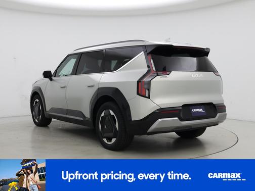 Silver 2024 Kia EV9 Land