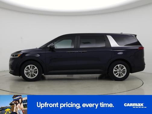2023 Kia Carnival LX