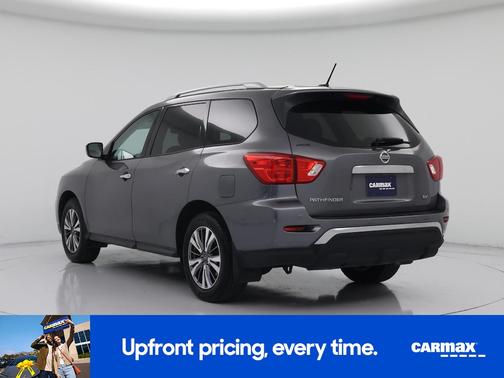 2017 Nissan Pathfinder SV