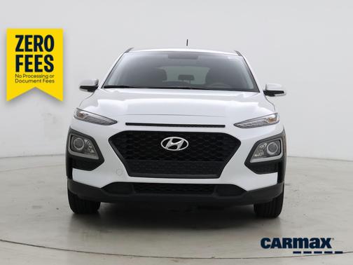 White 2018 Hyundai KONA SE