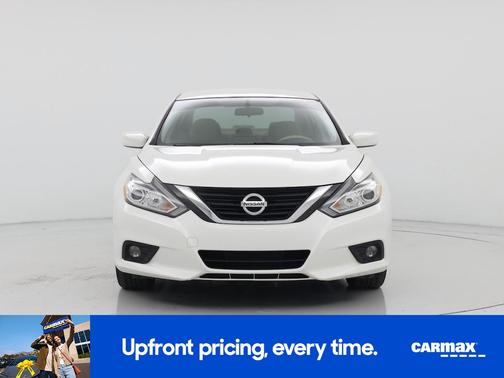 White 2016 Nissan Altima SV