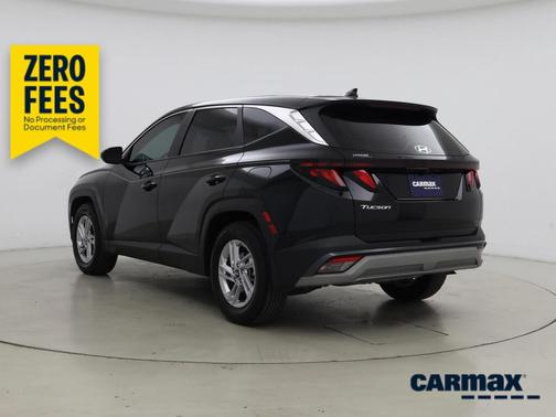 Black 2025 Hyundai TUCSON SE