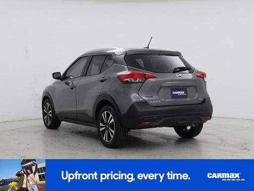 Gray 2018 Nissan Kicks SV