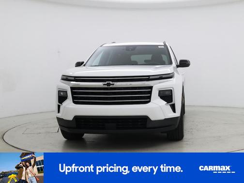 White 2025 Chevrolet Traverse LT