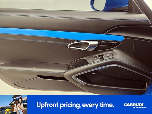 2022 Porsche 718 Cayman 