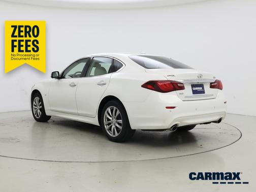 White 2015 INFINITI Q70