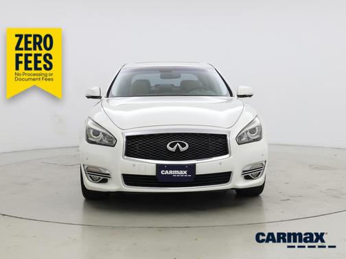 White 2015 INFINITI Q70
