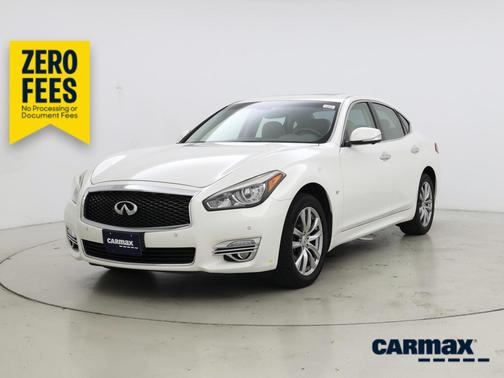 White 2015 INFINITI Q70