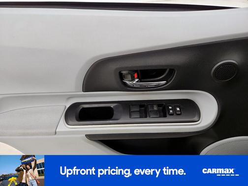 Pearl 2014 Toyota Prius c Three