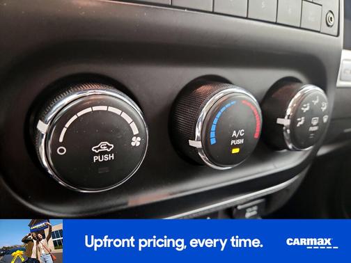 White 2017 Jeep Compass Latitude