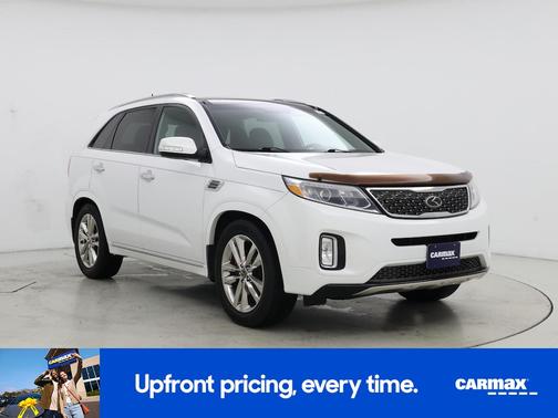 White 2015 Kia Sorento SX