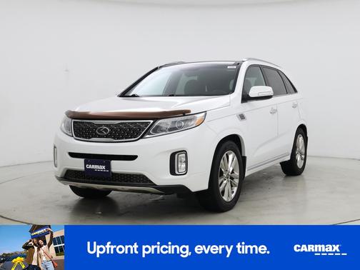 White 2015 Kia Sorento SX