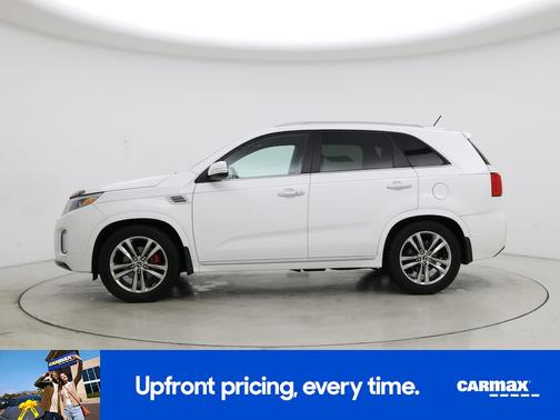 White 2015 Kia Sorento SX