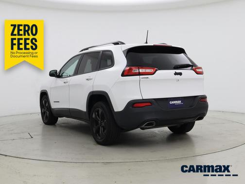 White 2018 Jeep Cherokee Altitude