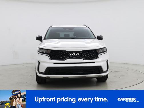 White 2022 Kia Sorento S