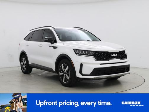 White 2022 Kia Sorento S