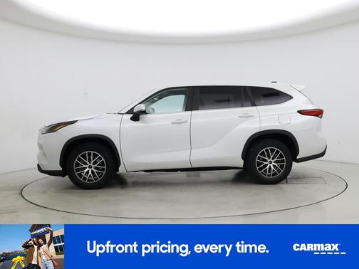 White 2023 Toyota Highlander L